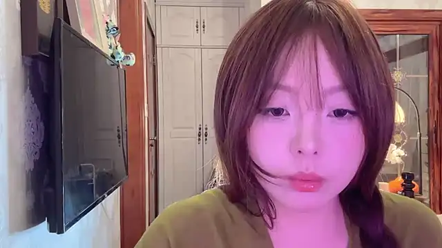 thelittlexx online show from May 17, 7:28 am
