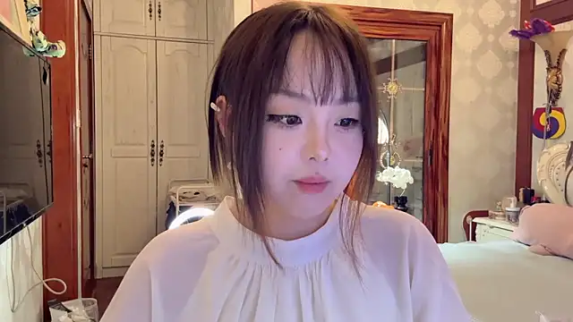 thelittlexx online show from June 11, 7:39 am