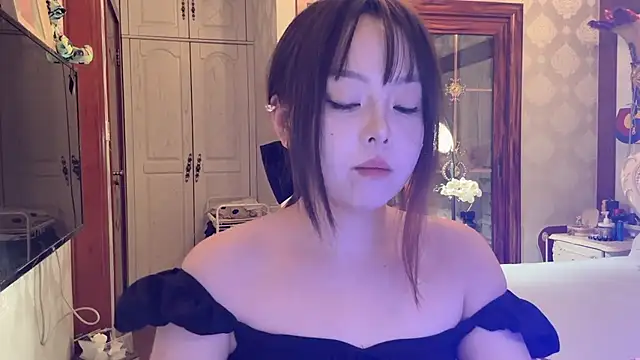 thelittlexx online show from June 12, 7:51 am
