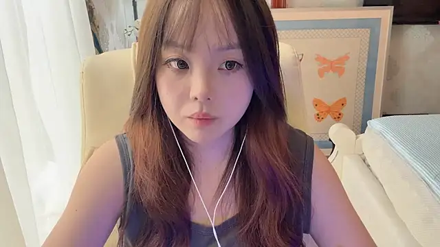 thelittlexx online show from June 18, 8:25 am