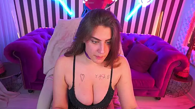 Snapshot of HeyKitten chatting on May 3, 8:48 pm HeyKitten online show from May 3, 8:48 pm