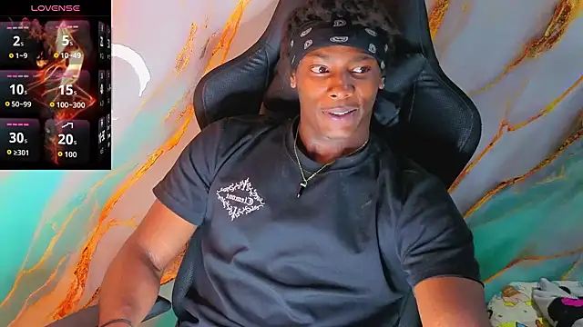 Snapshot of maxmuscle10 chatting on March 26, 8:36 pm maxmuscle10 online show from March 26, 8:36 pm