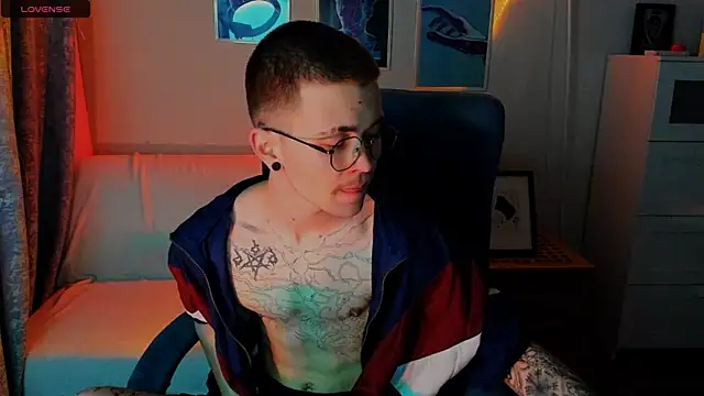 Snapshot of Thomas_Norton chatting on April 8, 8:31 pm Thomas Norton online show from April 8, 8:31 pm