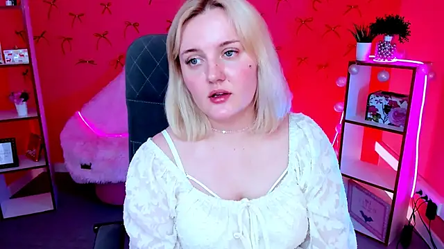 Snapshot of KathyBriggs chatting on March 27, 8:26 am KathyBriggs online show from March 27, 8:26 am