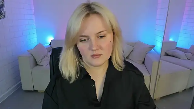 Snapshot of KathyBriggs chatting on March 28, 5:18 am KathyBriggs online show from March 28, 5:18 am