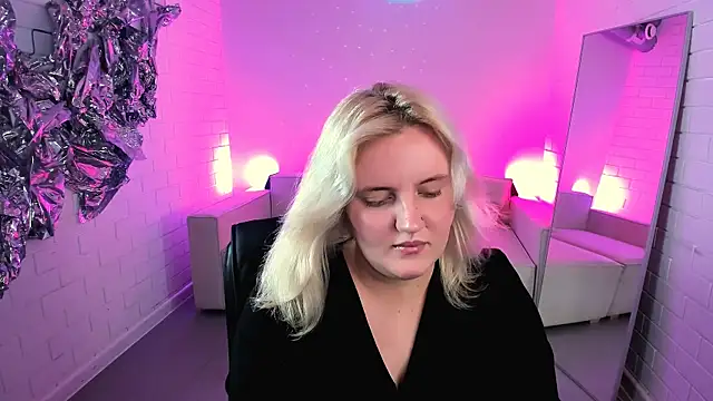KathyBriggs online show from June 25, 5:12 am