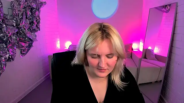 KathyBriggs online show from June 29, 5:14 am