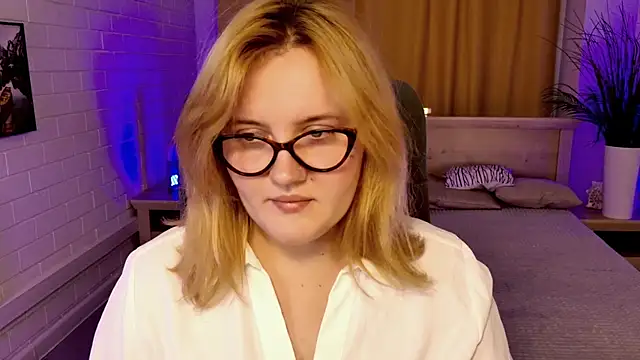 KathyBriggs online show from July 17, 5:36 am