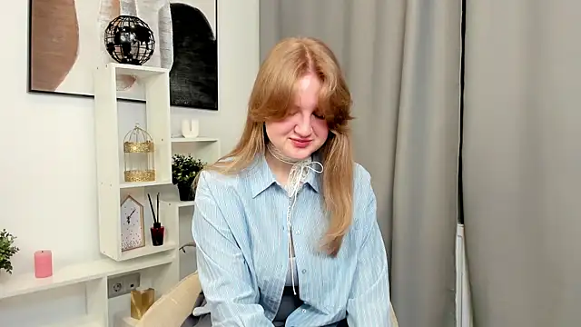 Snapshot of VickieTennis chatting on March 29, 7:19 am VickieTennis online show from March 29, 7:19 am