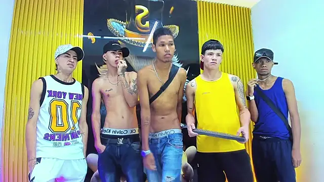 Snapshot of Gang_Members_xxx chatting on March 27, 3:34 am Gang Members xxx online show from March 27, 3:34 am