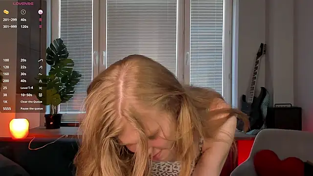 Snapshot of JosefaDonelan chatting on June 13, 8:01 am JosefaDonelan online show from June 13, 8:01 am