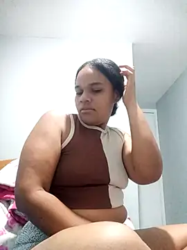 sexybronwgirl online show from April 2, 9:51 am