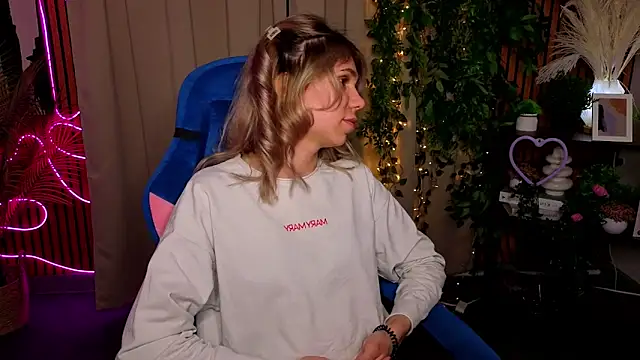 Snapshot of DebbieCobb chatting on March 28, 3:00 pm DebbieCobb online show from March 28, 3:00 pm