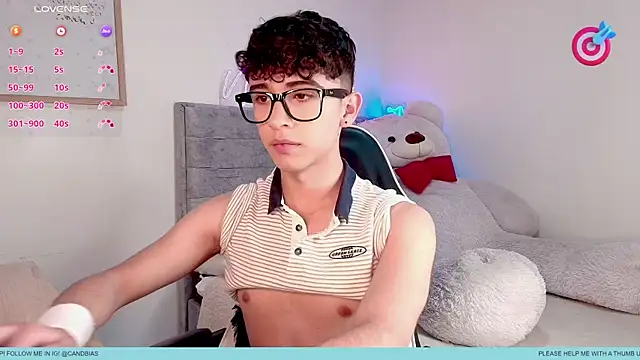 Snapshot of niico_prince chatting on June 17, 9:05 pm niico prince online show from June 17, 9:05 pm