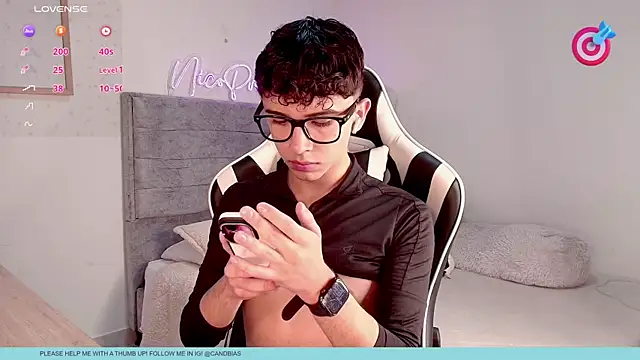 Snapshot of niico_prince chatting on July 16, 10:16 pm niico prince online show from July 16, 10:16 pm