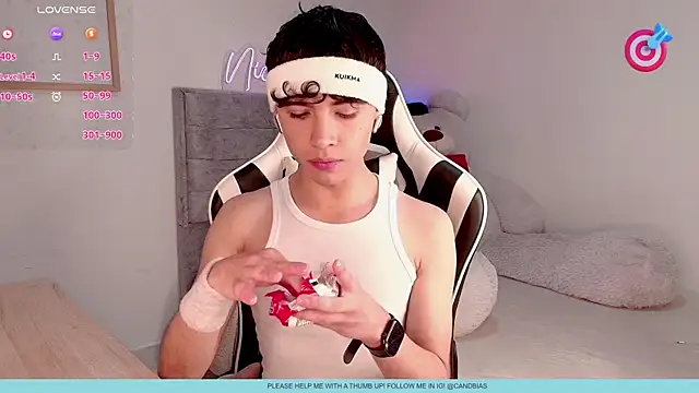 Snapshot of niico_prince chatting on July 22, 10:23 pm niico prince online show from July 22, 10:23 pm