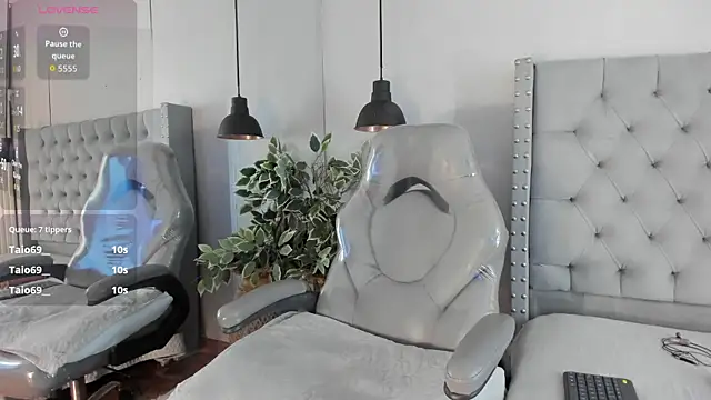 Snapshot of ivy_leee chatting on June 8, 1:28 am ivy leee online show from June 8, 1:28 am