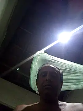 Snapshot of thushara12 chatting on March 25, 10:05 pm thushara12 online show from March 25, 10:05 pm