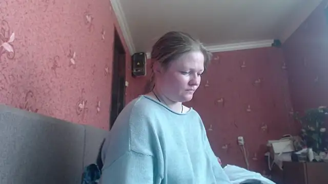 Snapshot of CharleyReid chatting on June 3, 7:33 am CharleyReid online show from June 3, 7:33 am
