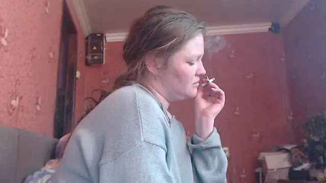 Snapshot of CharleyReid chatting on June 4, 3:56 am CharleyReid online show from June 4, 3:56 am