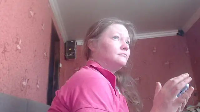 Snapshot of CharleyReid chatting on June 13, 4:43 am CharleyReid online show from June 13, 4:43 am