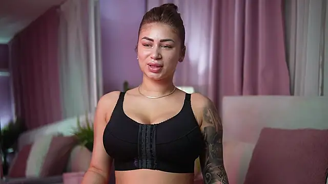 AmeliaBarbie online show from July 12, 7:38 pm