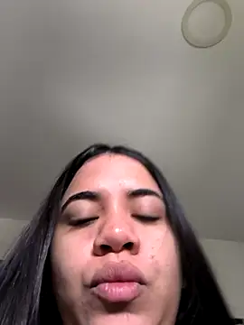 Snapshot of Annarhode chatting on April 11, 5:28 pm Annarhode online show from April 11, 5:28 pm