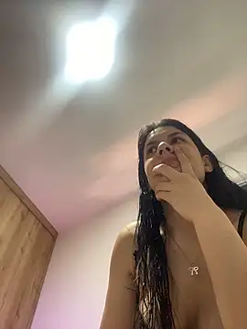 Snapshot of Annarhode chatting on May 16, 4:28 pm Annarhode online show from May 16, 4:28 pm