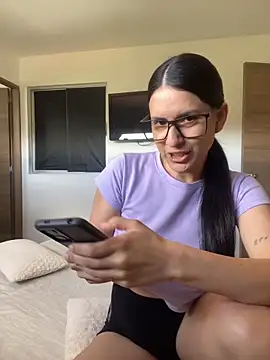 Snapshot of Annarhode chatting on June 14, 5:59 pm Annarhode online show from June 14, 5:59 pm