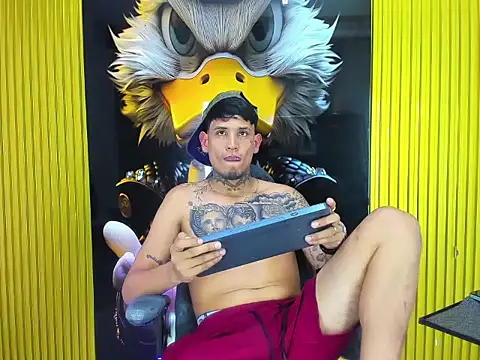 Snapshot of Winsord_Bigcock chatting on March 26, 8:47 pm Winsord Bigcock online show from March 26, 8:47 pm