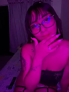 bellakaterin online show from March 29, 3:50 am