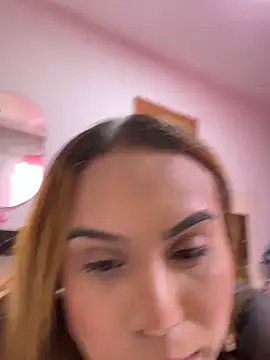Snapshot of Jullyanaximeness chatting on June 10, 1:21 pm Jullyanaximeness online show from June 10, 1:21 pm