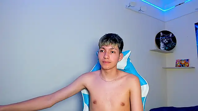 Snapshot of harry_jonshon96 chatting on March 27, 8:59 am harry jonshon96 online show from March 27, 8:59 am