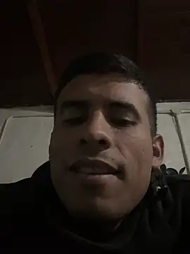 Snapshot of matias2422 chatting on May 15, 5:47 am matias2422 online show from May 15, 5:47 am