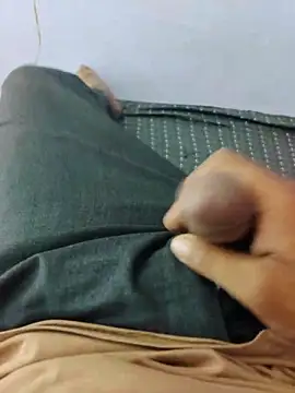 Snapshot of xmanraavan chatting on March 26, 6:52 am xmanraavan online show from March 26, 6:52 am