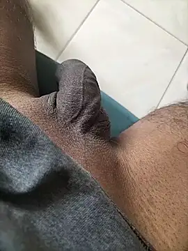 wildguy27 online show from March 27, 5:35 am