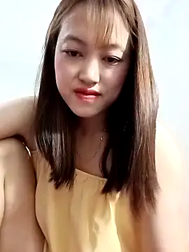 Snapshot of -Bitilu- chatting on April 3, 7:12 pm -Bitilu- online show from April 3, 7:12 pm