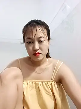 Snapshot of -Bitilu- chatting on April 14, 9:32 pm -Bitilu- online show from April 14, 9:32 pm