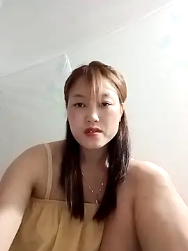 Snapshot of -Bitilu- chatting on April 24, 1:57 pm -Bitilu- online show from April 24, 1:57 pm