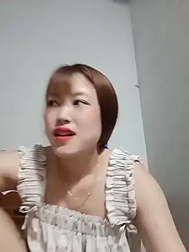 Snapshot of -Bitilu- chatting on June 9, 1:06 am -Bitilu- online show from June 9, 1:06 am