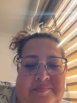 Snapshot of Martinacurvy_ chatting on May 3, 8:26 pm Martinacurvy online show from May 3, 8:26 pm