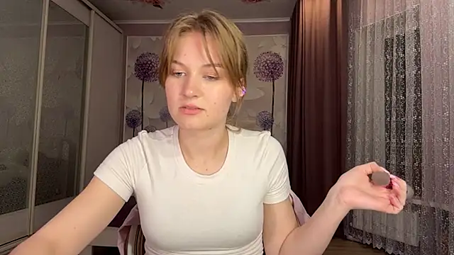 Snapshot of AnnPink chatting on March 26, 5:18 pm AnnPink online show from March 26, 5:18 pm