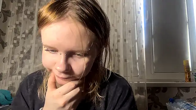 Snapshot of KrystenHoye chatting on March 27, 8:09 am KrystenHoye online show from March 27, 8:09 am