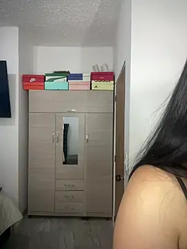 Cami olarte online show from June 19, 3:00 am
