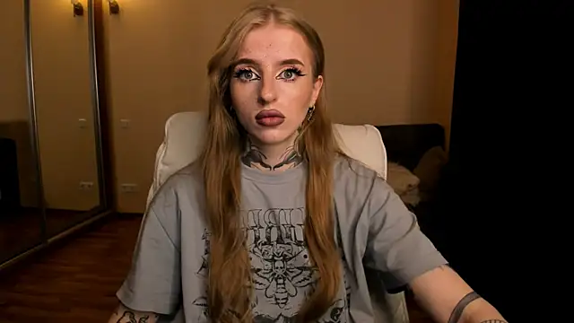 Snapshot of harley_kimm chatting on June 18, 5:08 am harley kimm online show from June 18, 5:08 am