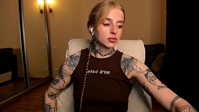 Snapshot of harley_kimm chatting on June 20, 5:32 am harley kimm online show from June 20, 5:32 am