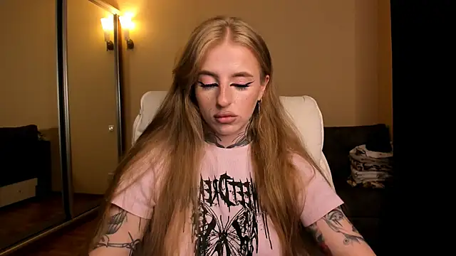 Snapshot of harley_kimm chatting on July 6, 5:48 am harley kimm online show from July 6, 5:48 am