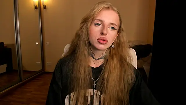 Snapshot of harley_kimm chatting on August 1, 5:18 am harley kimm online show from August 1, 5:18 am
