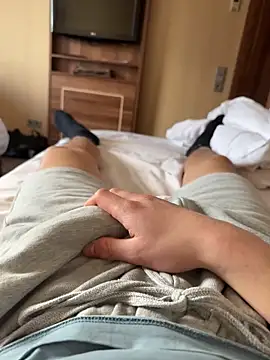 Snapshot of justin2787 chatting on March 26, 4:23 pm justin2787 online show from March 26, 4:23 pm