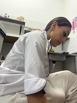 SUSYMIILS online show from April 24, 6:21 pm